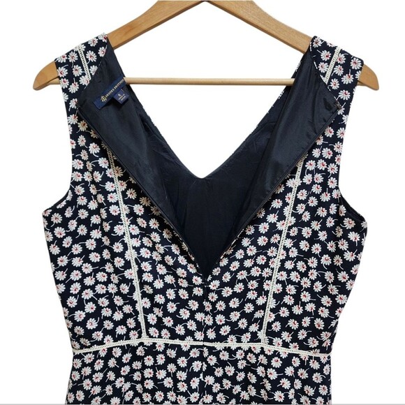 Brooks Brothers Dress Sz 8 Black Floral V Neck Sleeveless Flare Crochet Zipper - Picture 5 of 14